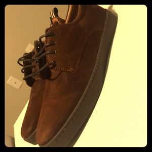 Men’s trainers size 7 (40 euro)